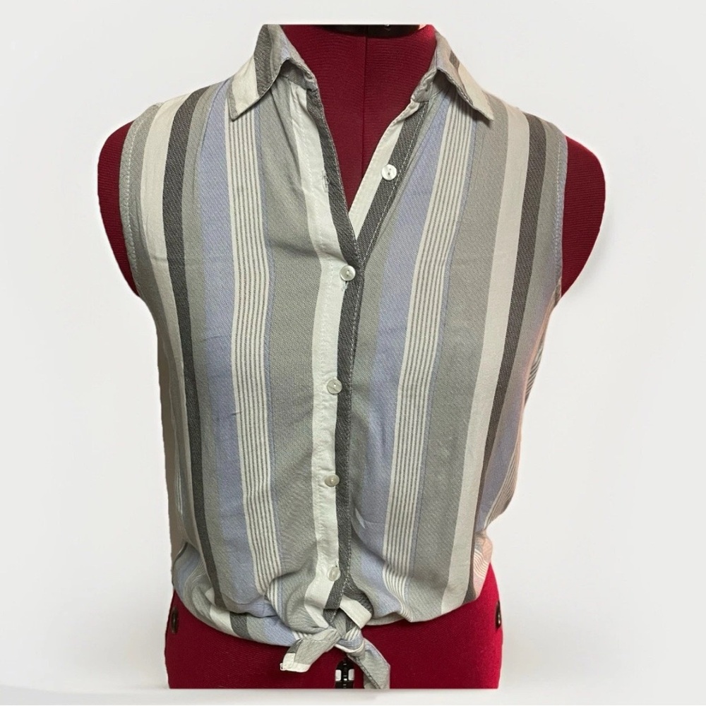Japna blouse Camp Beach Shirt Sleeveless Collar Button Down Tie
Front Sz XS